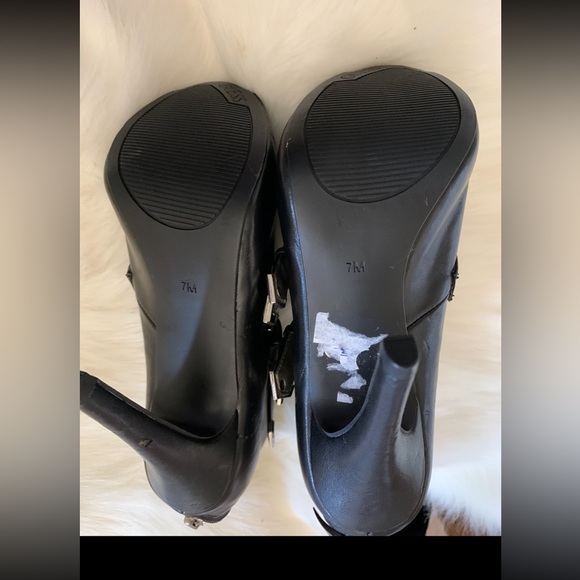 GUESS Black Leather Buckle High Heel Bootie Shoes Women’s NWOT Size 7 - Picture 9 of 12